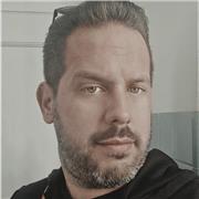 Profesional del diseño gráfico, de más de 15 años de experiencia